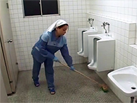 Hospital Toilet Cleaner Gets Fucked By Patient